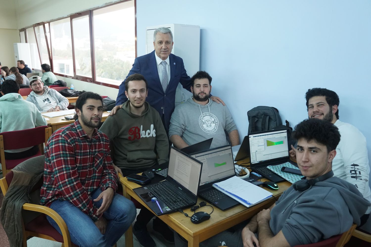 <strong>EÜ Merkez Kütüphanesi dijital olanakları ile kullanıcılardan tam not alıyor</strong>