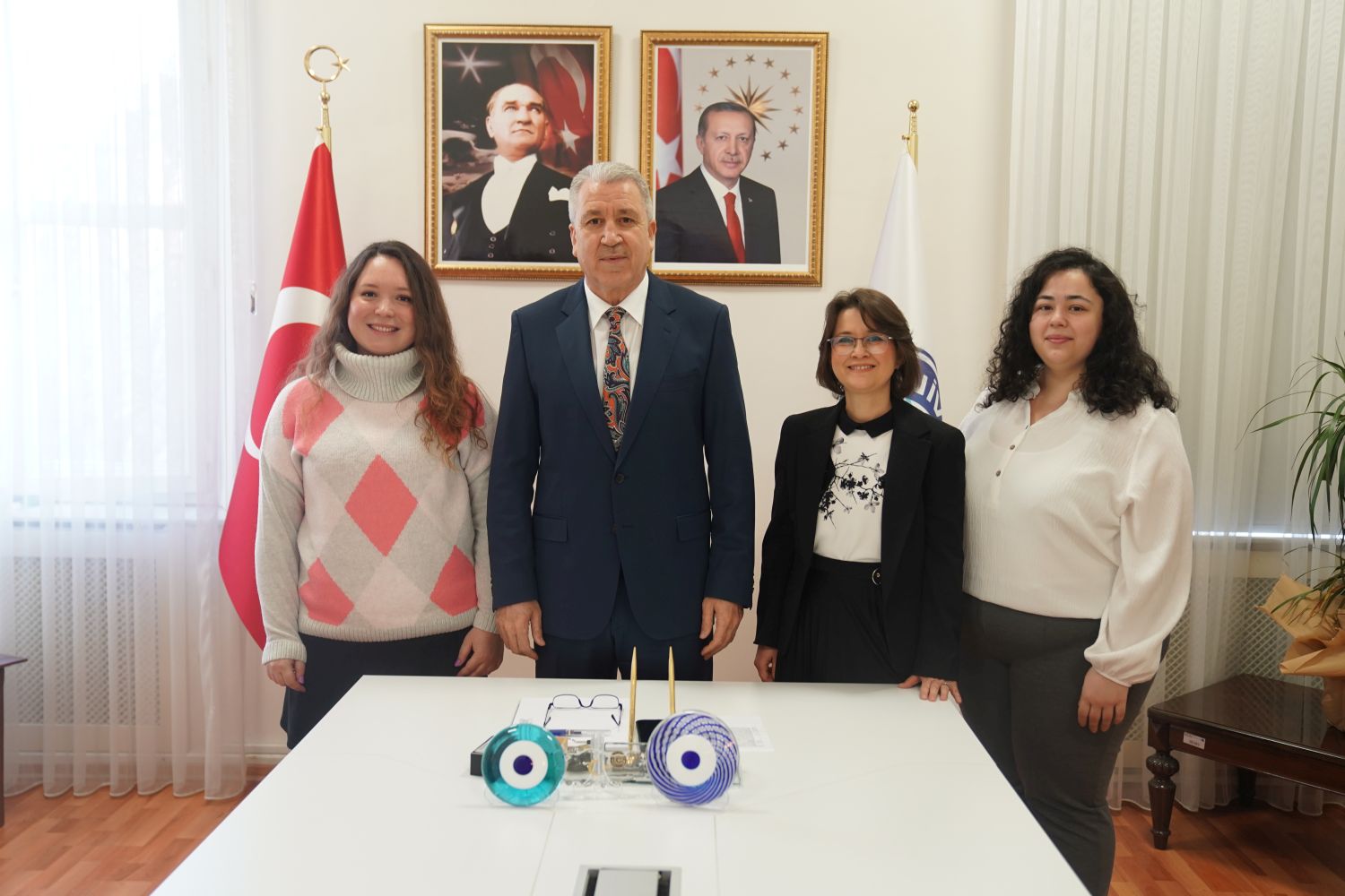 <strong>Uluslararası bilim ekibi, zararlı gazların atmosfere salınmadan önce yakalayıp depolayacak filtre geliştirecek</strong>