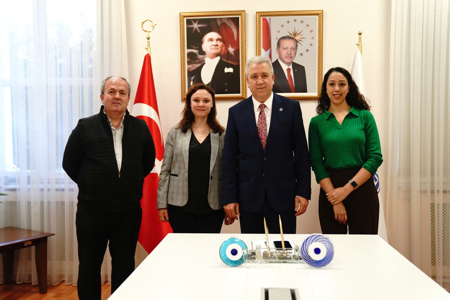 <strong>Egeli bilim insanları, yumurtalık kanserini erken evrede teşhis edecek biyosensör geliştirecek</strong>
