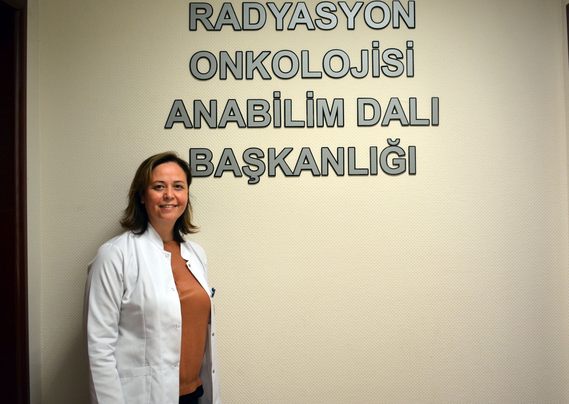 <strong>Prof. Dr. Kamer, “Kanserin erken teşhisinde en önemli faktör, toplumun kanser konusunda bilinçlendirilmesidir”</strong>