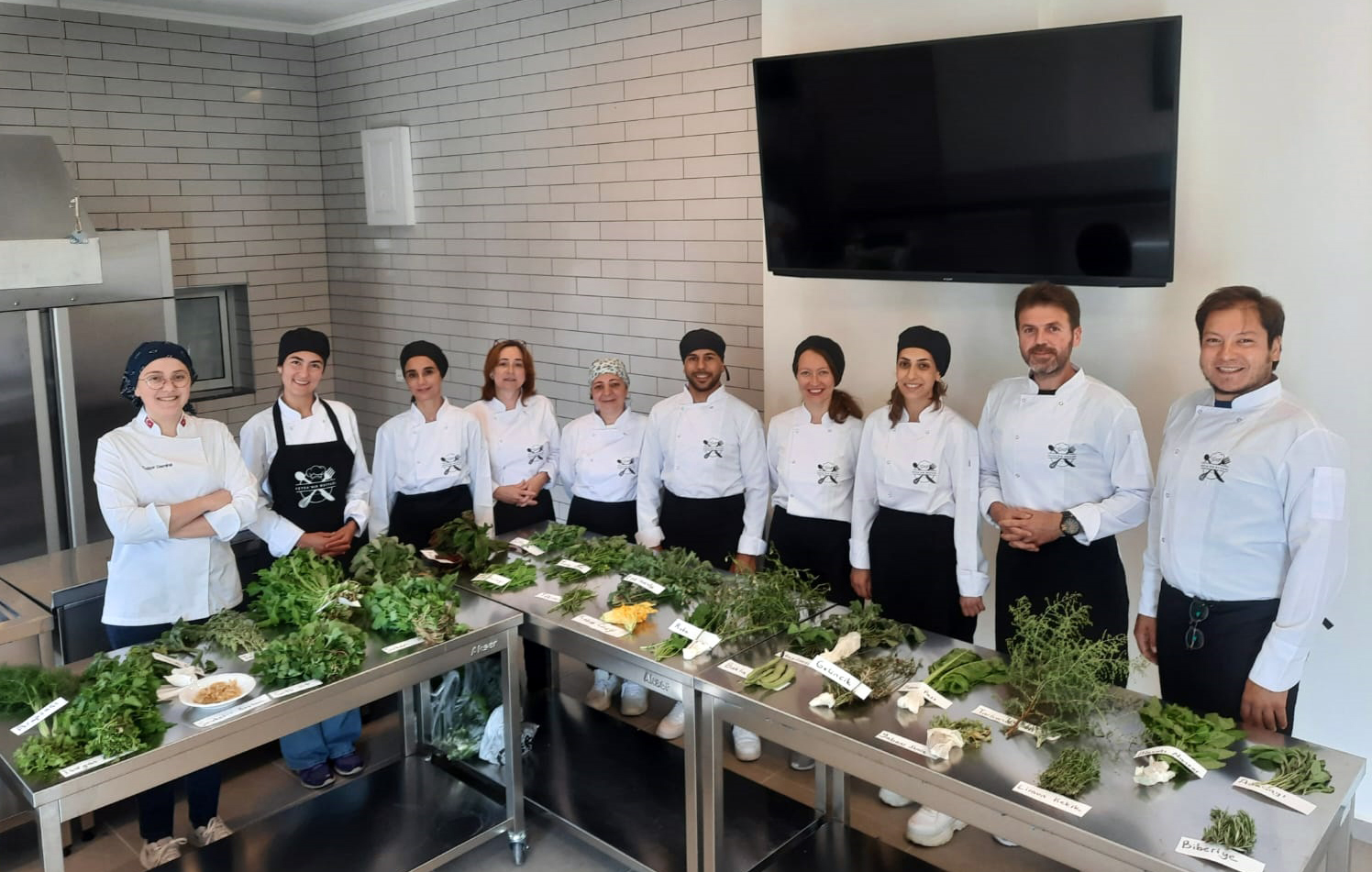 EÜ Gastronomi Akademisinin eğitimlerine Çeşme halkından yoğun ilgi