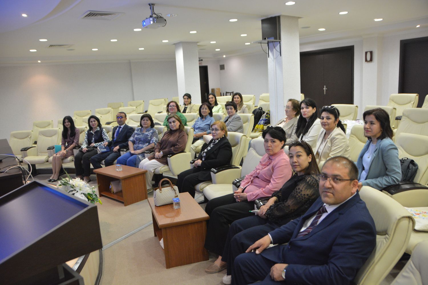 Taşkent Eczacılık Enstitüsü akademisyenlerine EÜ’de eğitim verildi