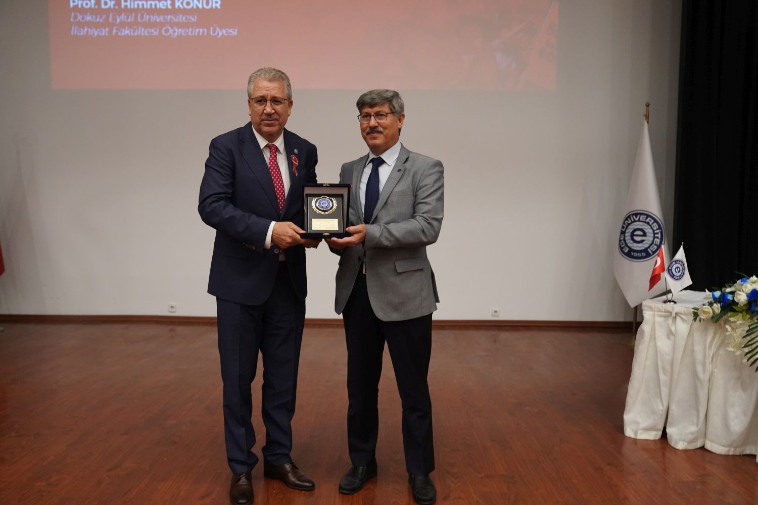 Prof. Dr. Konur, “15 Temmuz’da milletimiz, milli birlik ruhuna sahip olduğunu göstermiştir”