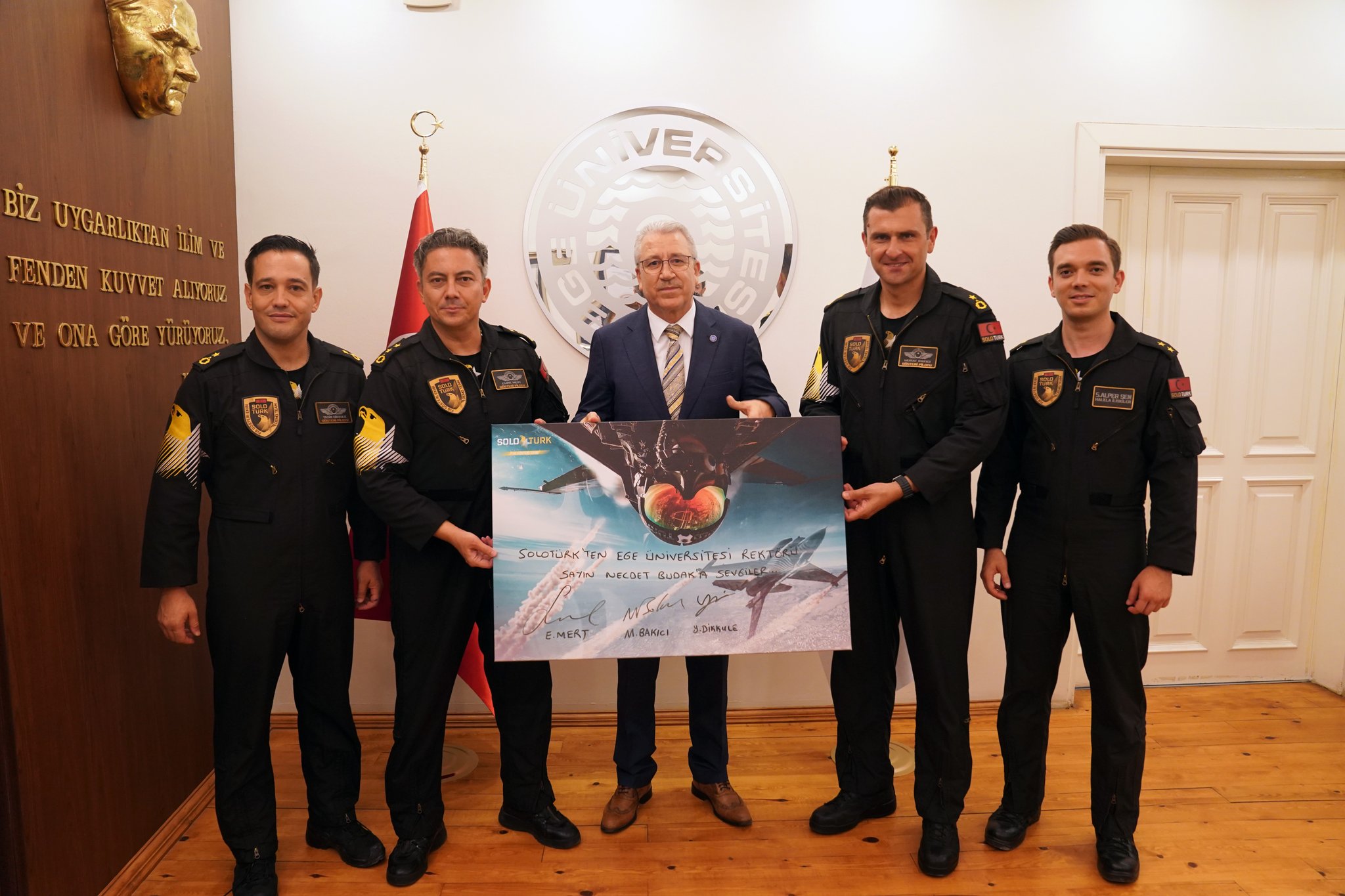 SOLOTÜRK Ekibi, Ege’ye konuk oldu