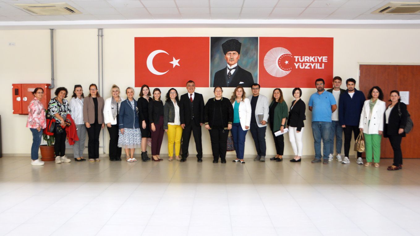 EÜ İletişim Fakültesinde sanat duvara resmedildi