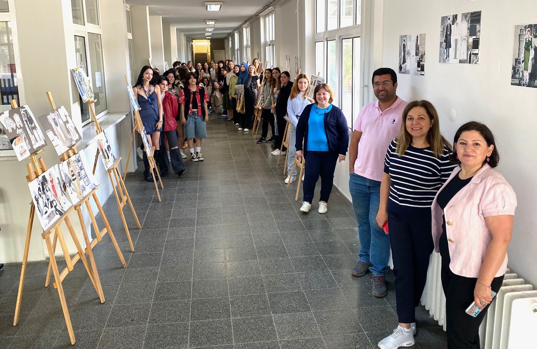 Ege Üniversitesinde “Cumhuriyet Modası” Sergilendi