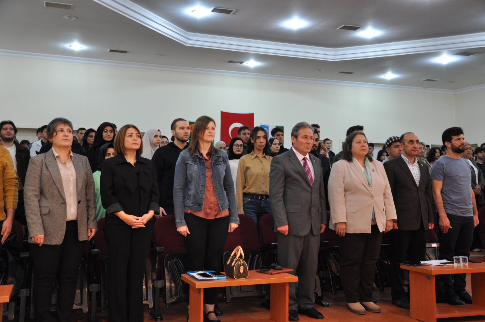 Ege’de “Azerbaycan’ın Karabağ Bölgesindeki Tarihi Alban Yapıları” paneli düzenlendi
