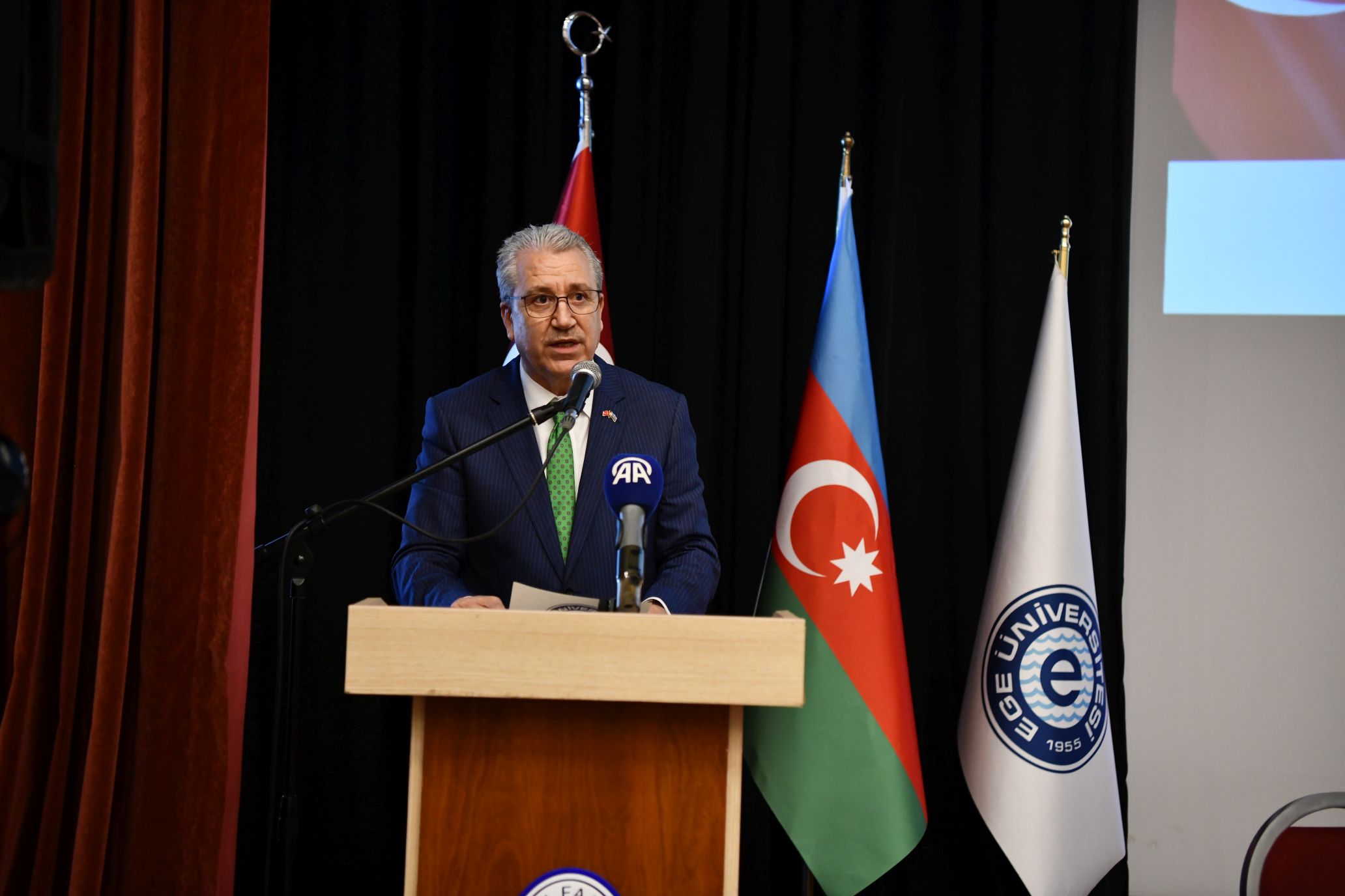 Ege’de “Türkiye Cumhuriyeti’nin 100. Yılı ve Azerbaycan’ın Ulusal Lideri Haydar Aliyev’in Doğumunun 100. Yılı” kutlandı