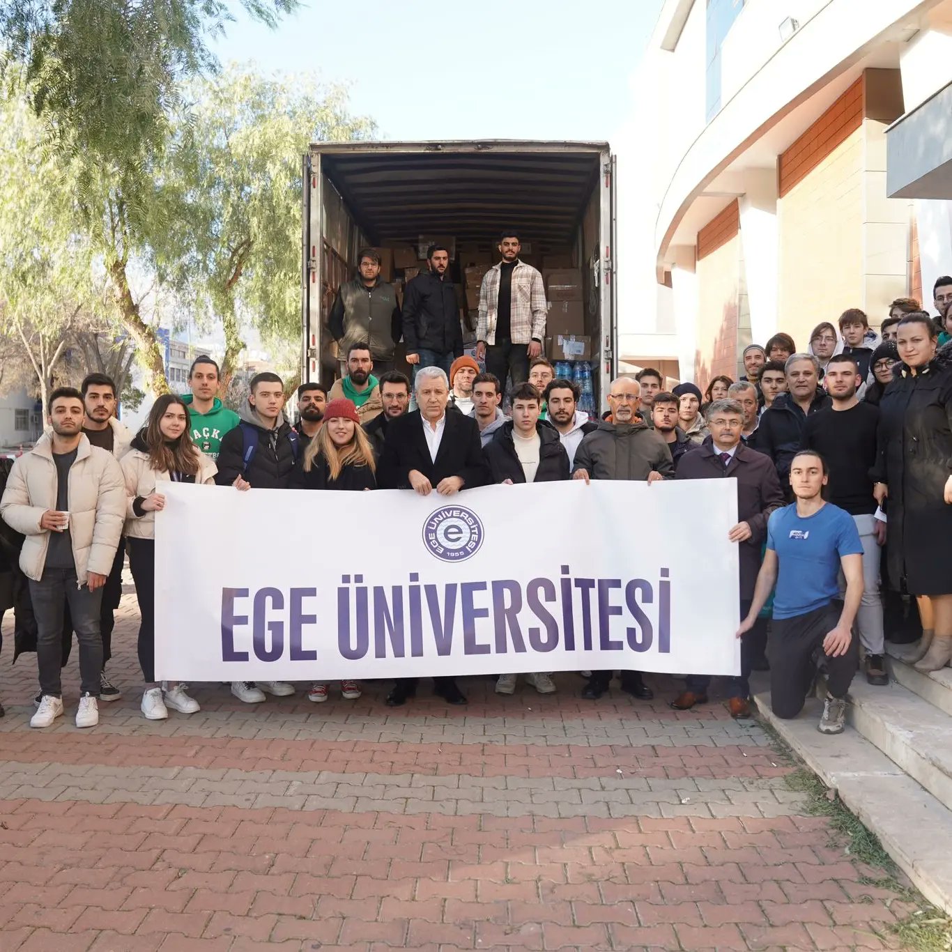 Ege Üniversitesi 2023 yılında en çok sosyal sorumluluk projesi yapan üniversite oldu