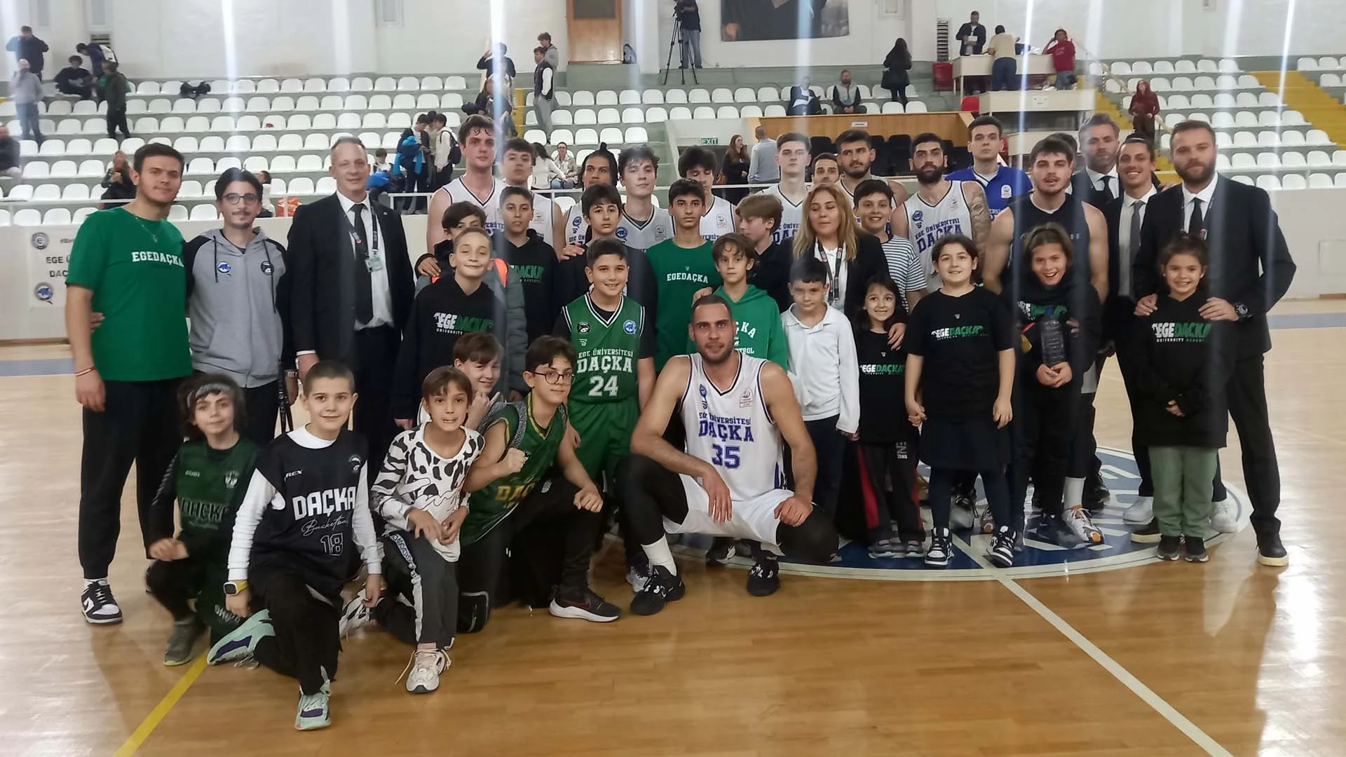 Ege Üniversitesi Daçka 93-82 İstanbul Anka Spor