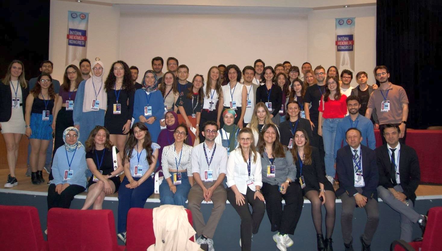 EÜ “1.Uluslararası, 4. Ulusal İntörn Hekimlik Kongresi”