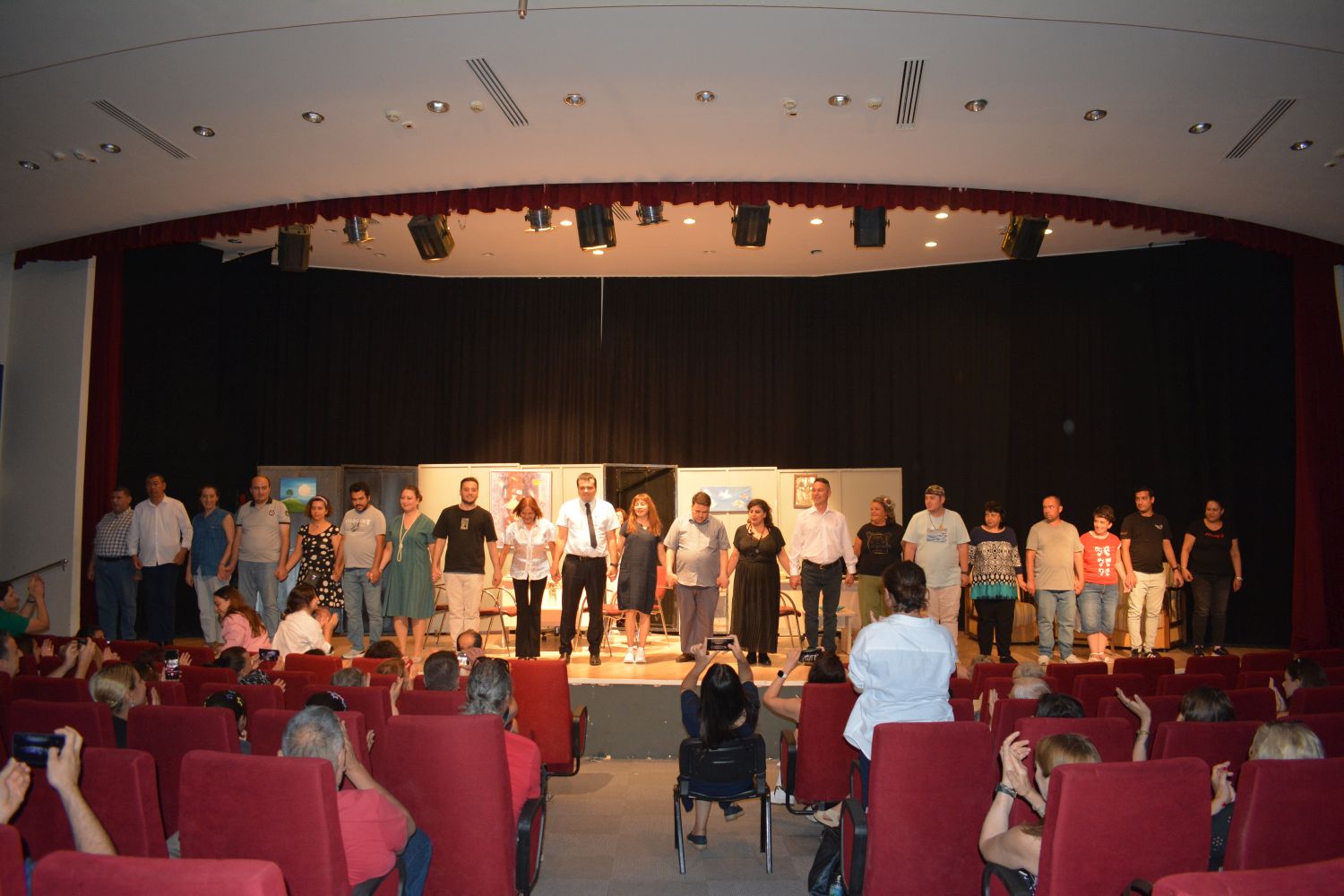 Ege Üniversitesi TRSM Hastalarından “Konuşulmayan Beklentiler” tiyatro oyunu performansı