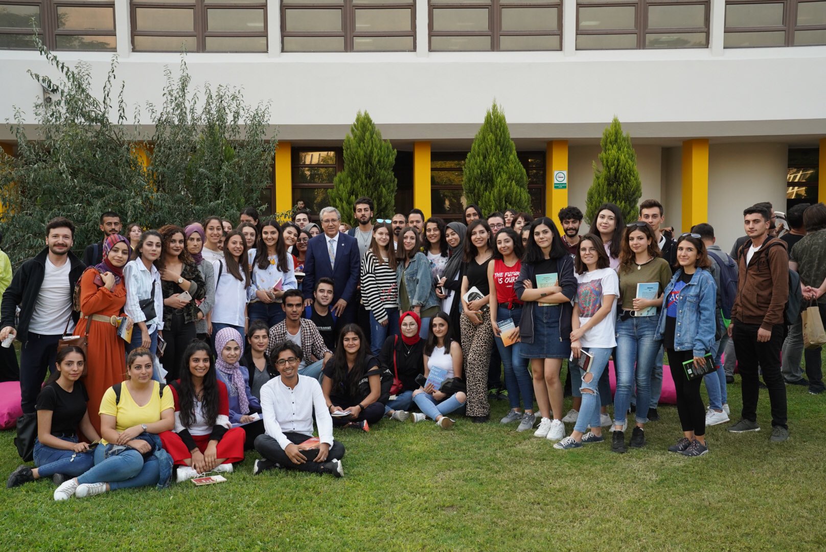 Üniversitenin kalbi: Ege Üniversitesi Merkez Kütüphanesi