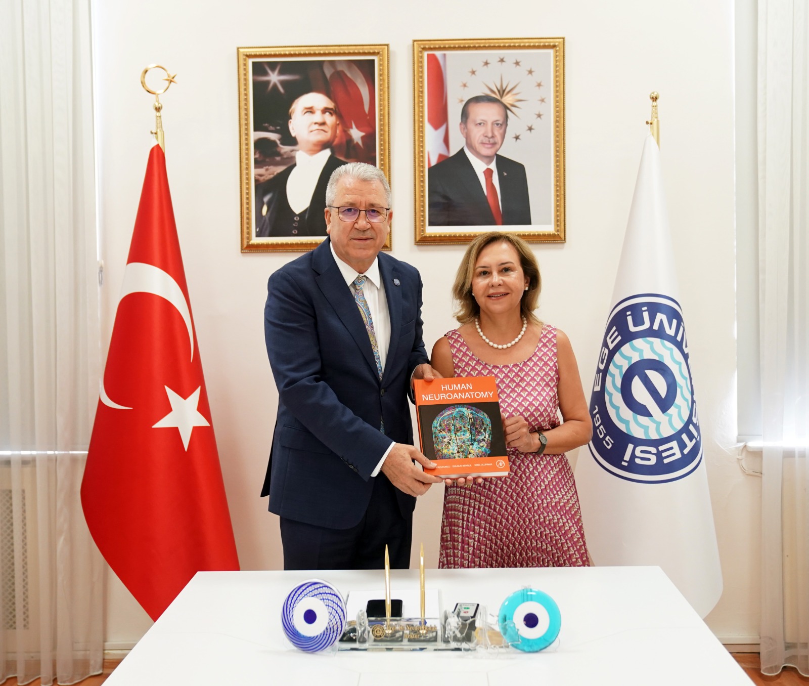Egeli akademisyenden Nöroloji alanında rehber niteliğinde bir kitap