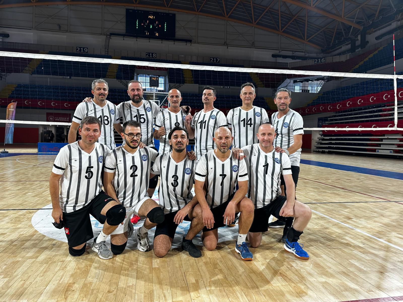 EÜ Voleybol Takımı çeyrek finalde
