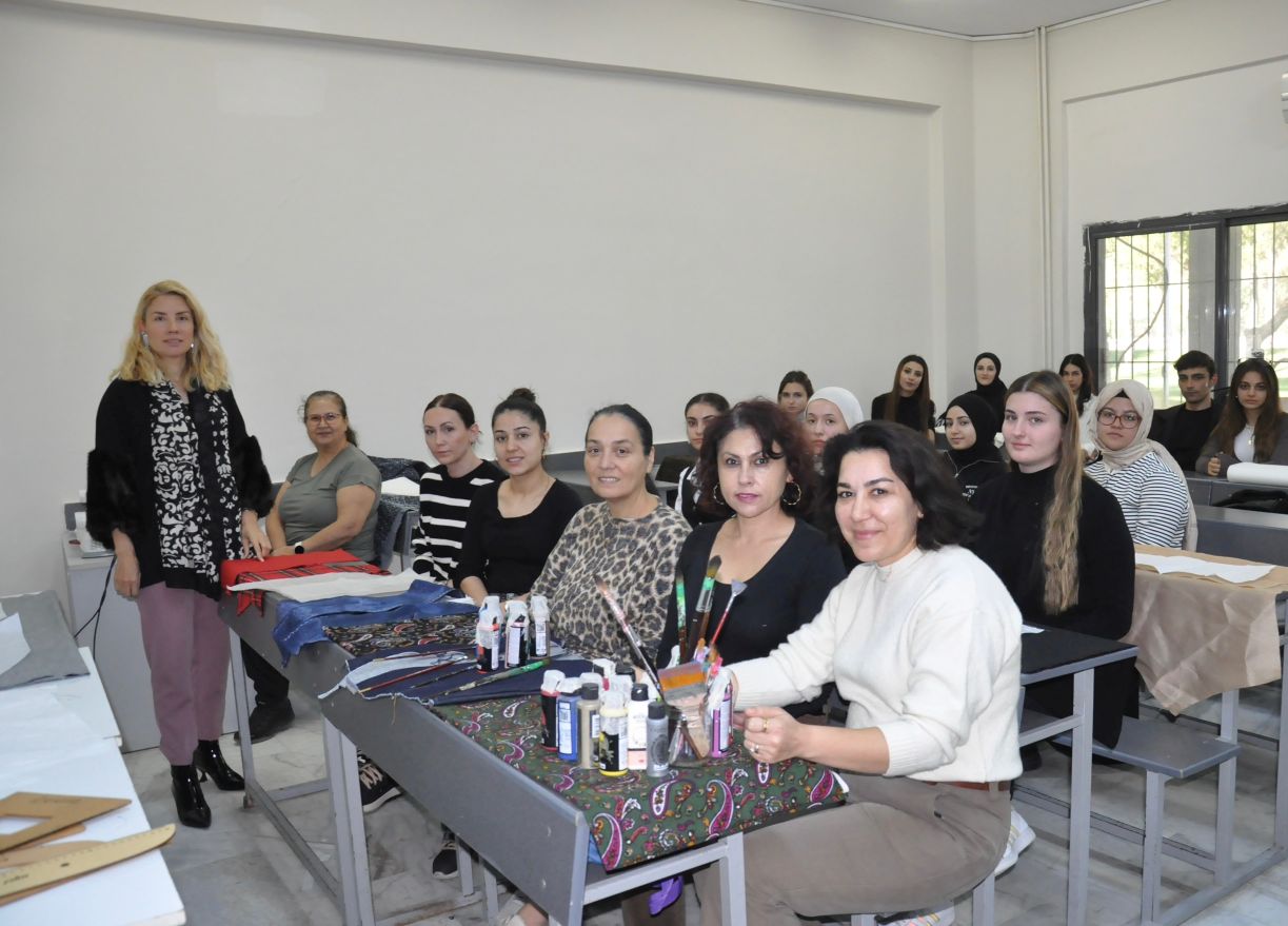 Egeli gençler, tekstil sektörünün güncel trendleriyle tanıştılar