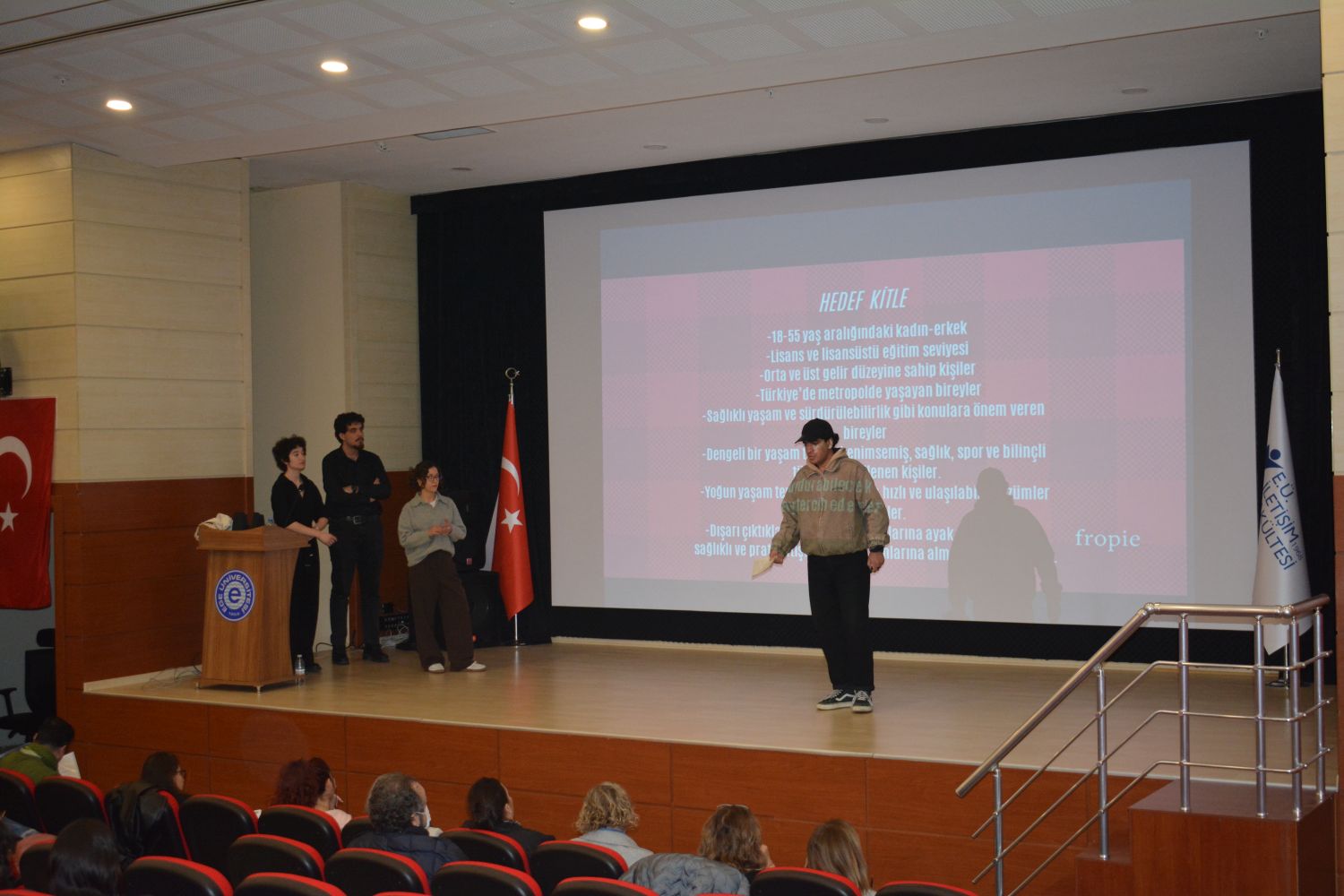EÜ İletişim Fakültesi Reklamcılık Bölümü öğrencileri güz dönemi bitirme projelerini sundular