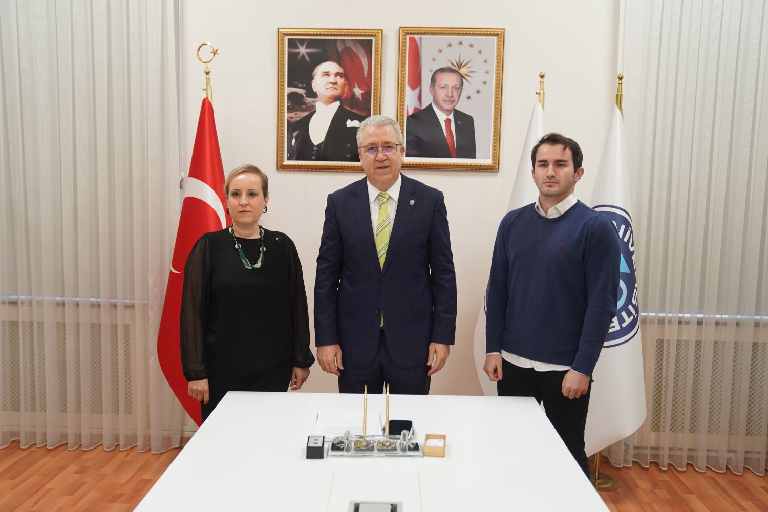 Zonklayan Yıldızlar evrenin tarihine ışık tutuyor