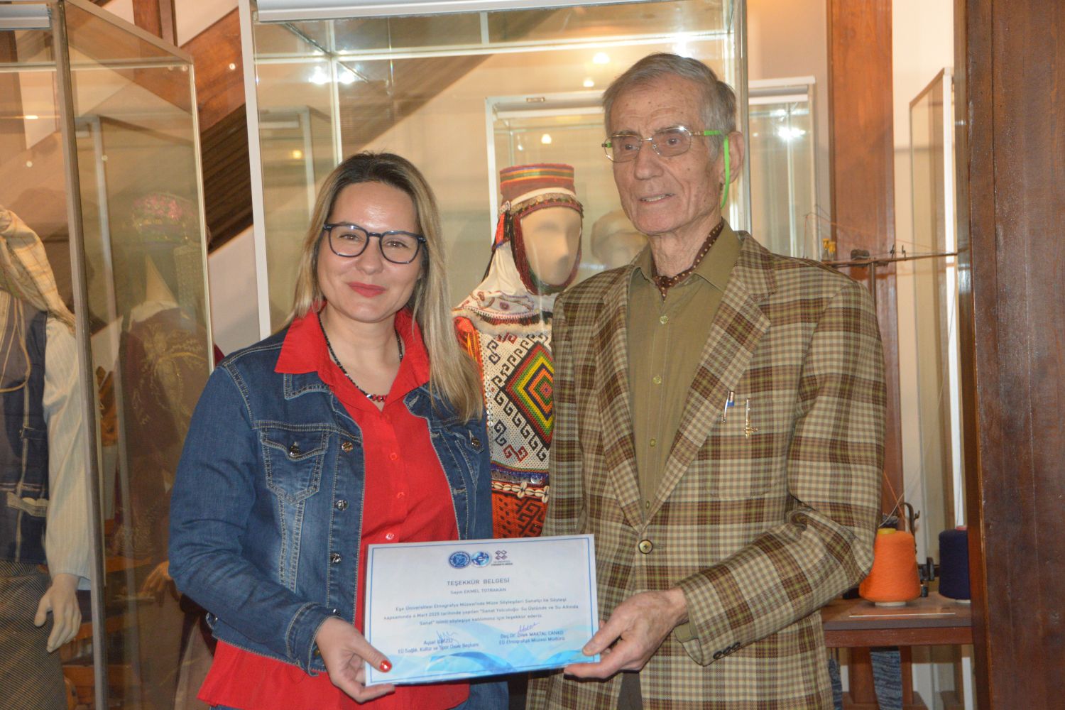 Ressam Emekli Amiral Totrakan su altında sanatı anlattı