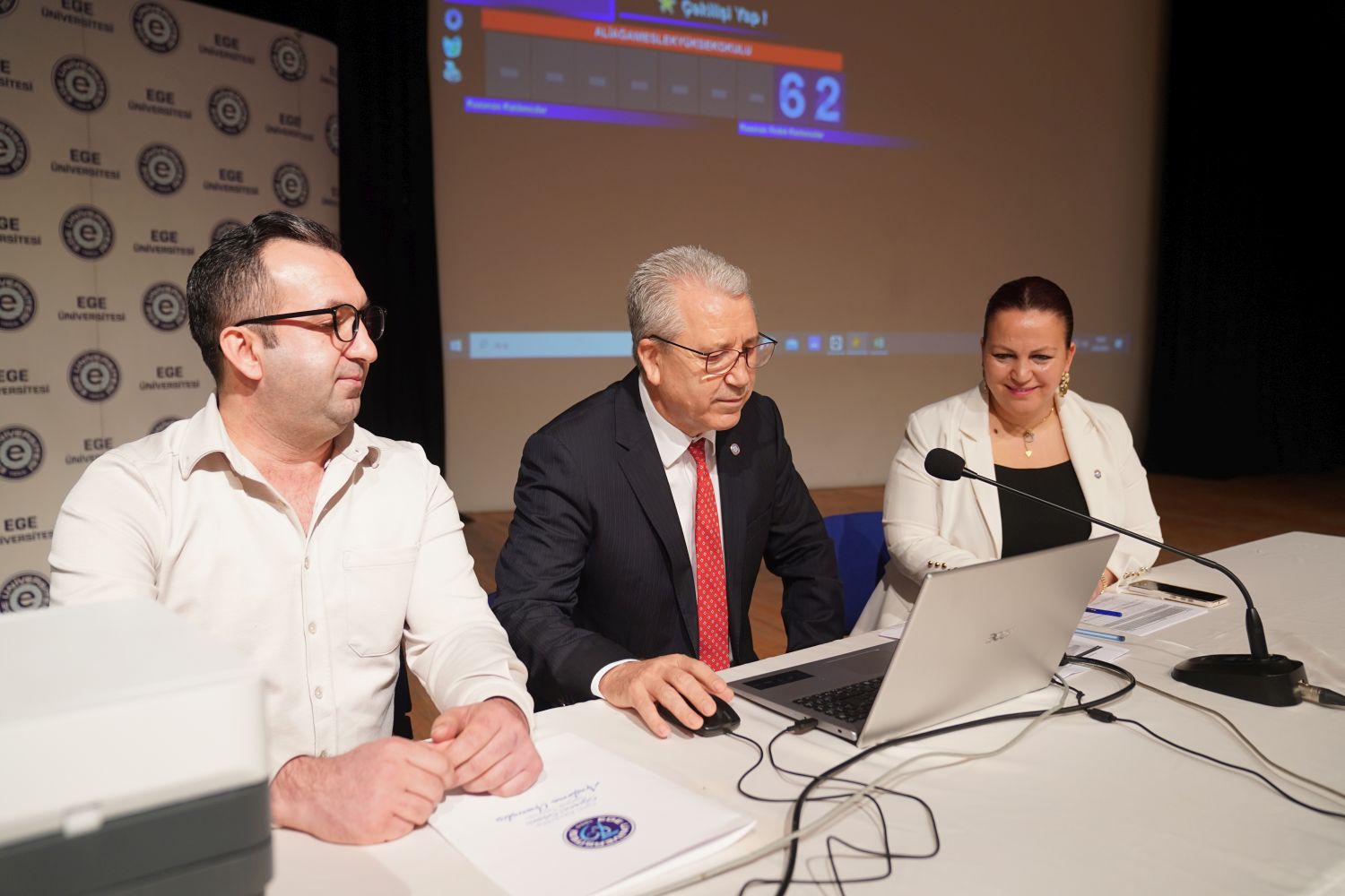 Ege Üniversitesinde “İŞKUR Gençlik Programı” kapsamında kura çekimi gerçekleştirildi