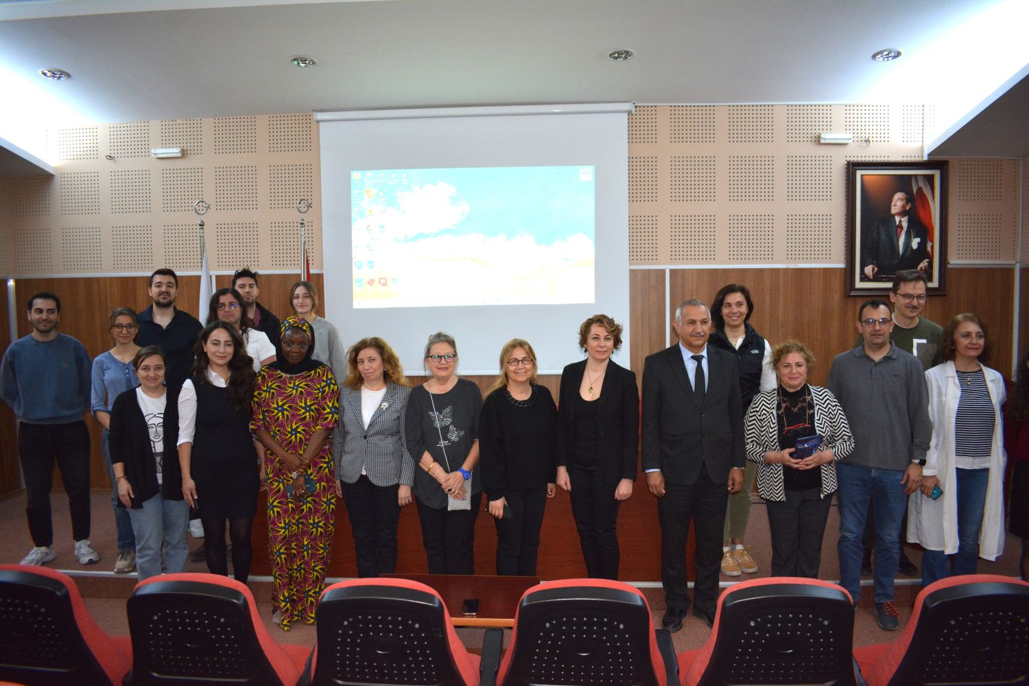 Ege Üniversitesinde nano malzemeler ve yüksek dayanımlı betonlar semineri düzenlendi