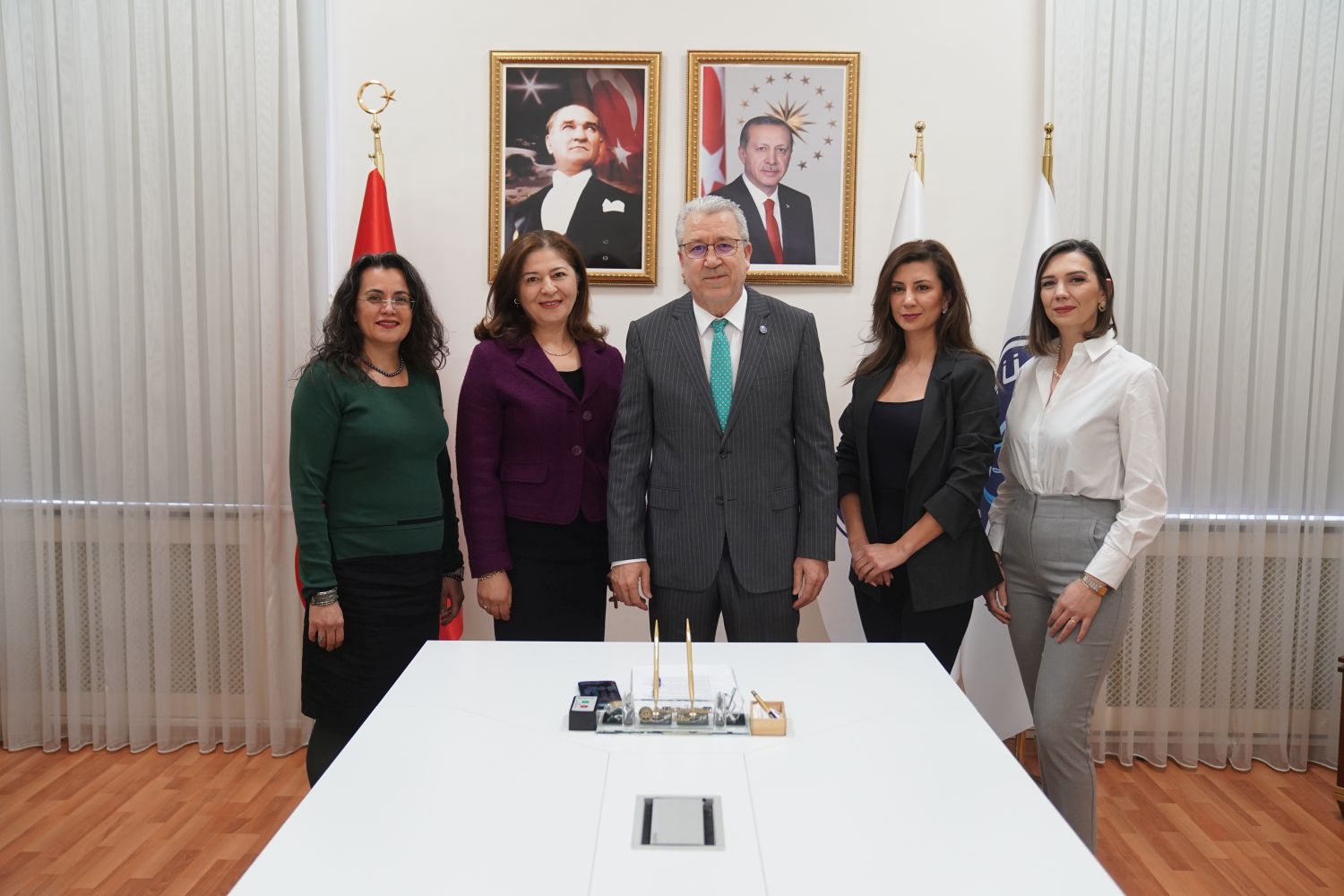 Egeli bilim ekibinden “Geri Dönüştürülmüş Pamuk İçerikli Kumaşların Performanslarının İyileştirilmesi” projesi
