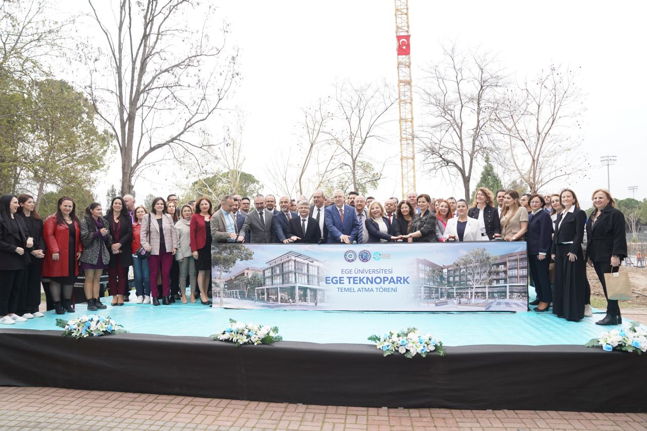 Rektör Budak, “Yeni bina 18 bin metrekare alanı ile İzmir’in en büyük teknoparkı olacak”