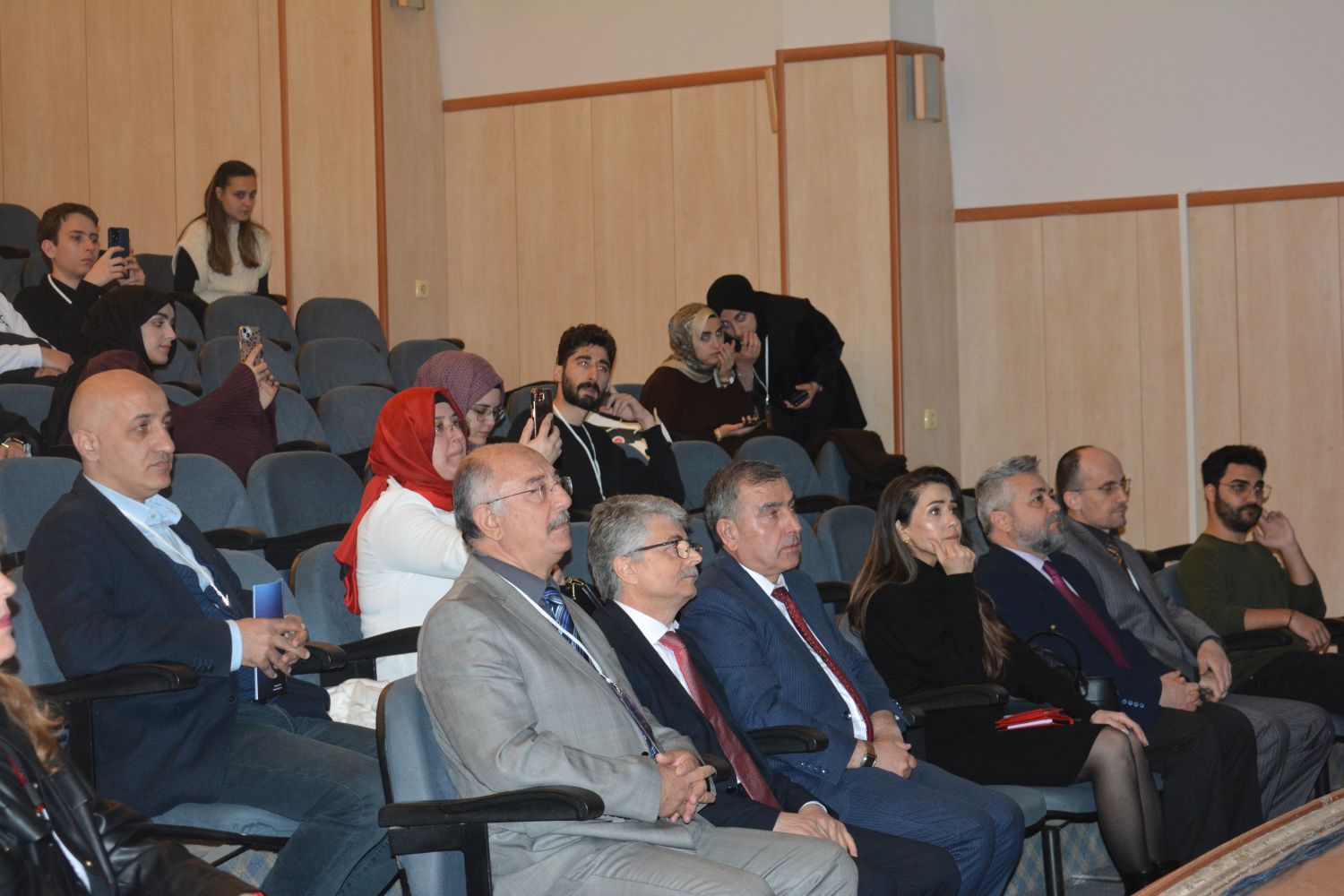 EÜ’de “İzmir’de İlmî ve Kültürel Hayat” sempozyumu başladı
