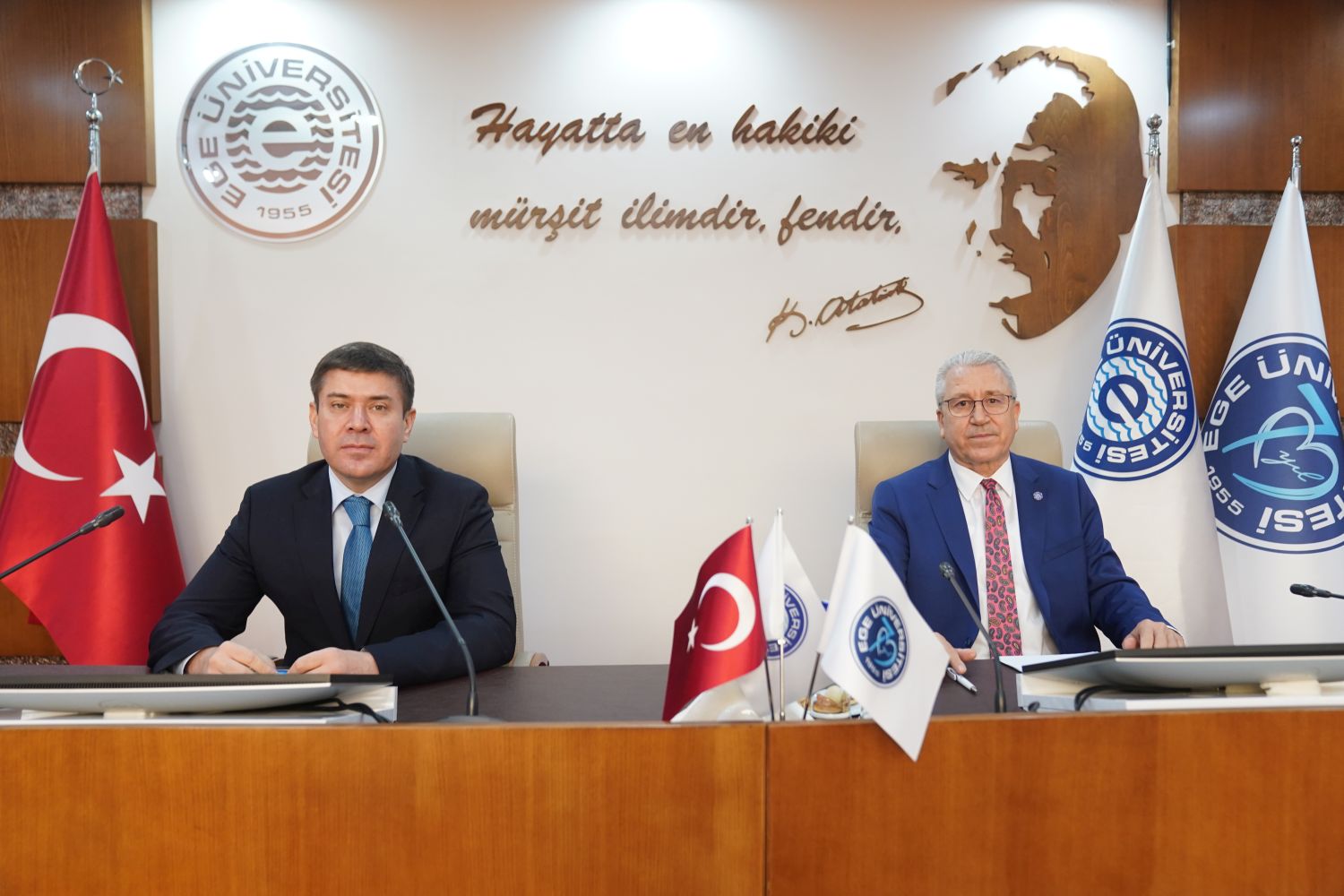 Ege Üniversitesi, Özbekistan Yükseköğretim Kurulu Başkanı Prof. Dr. Odil Abdurakhmanov’a ‘Fahri Doktora’ unvanı verdi