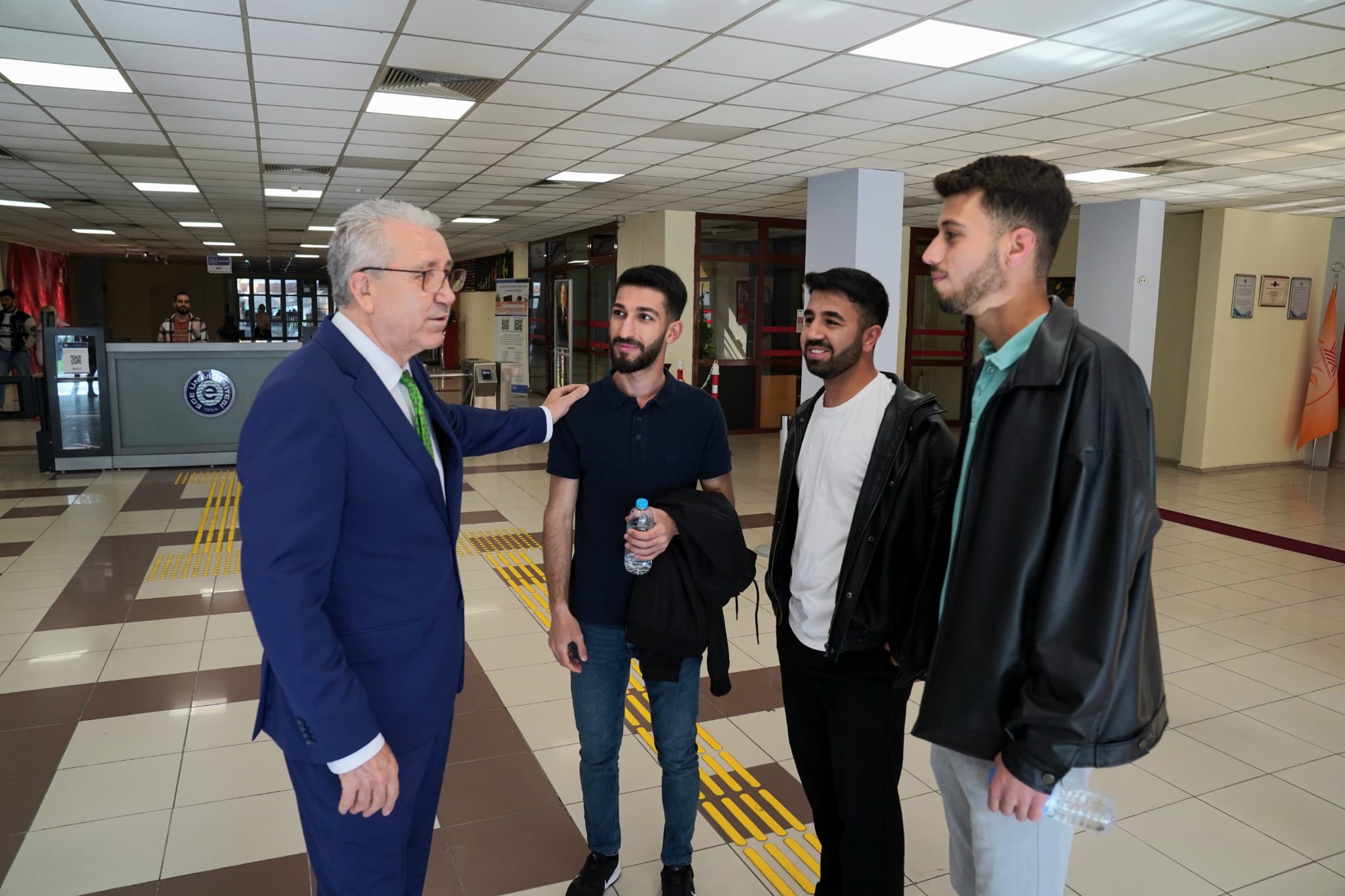 Rektör Prof. Dr. Budak, “Öğrencilerimizin akademik gelişimlerine katkı sunmayı sürdürüyoruz”
