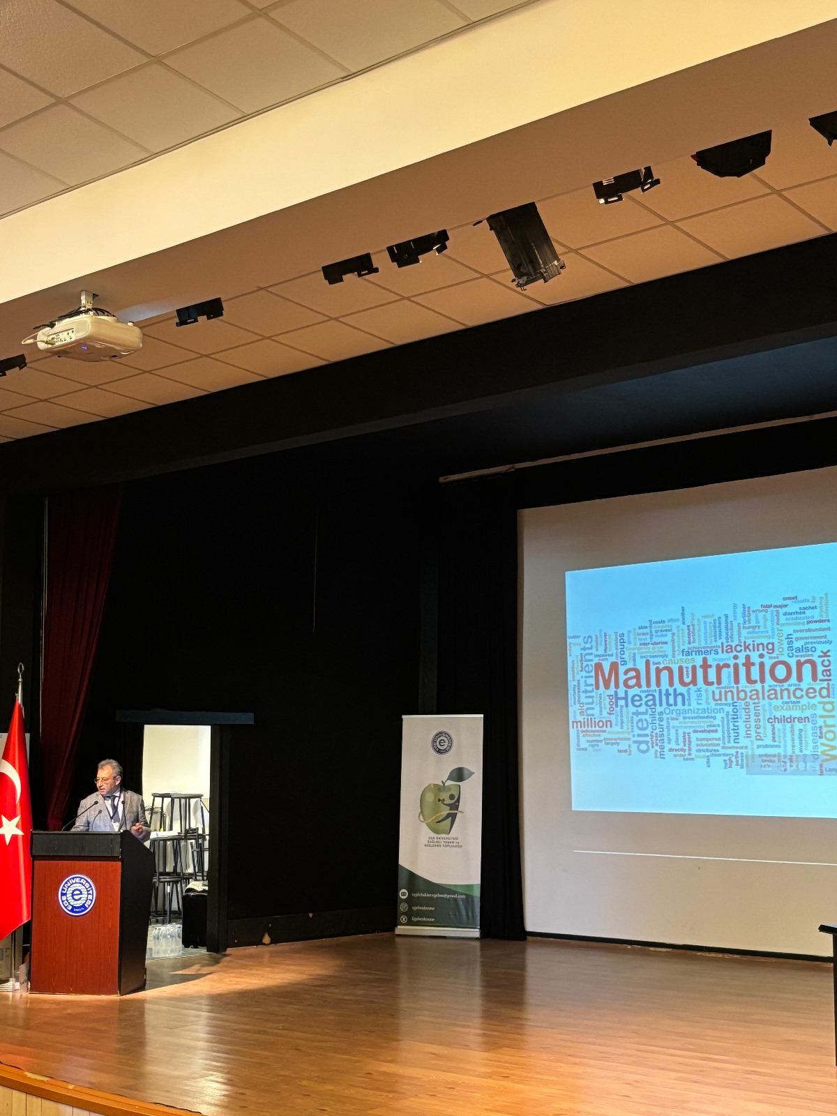 Dr. Şenol İbanoğlu, “Kriz bölgelerinde geçici çözümler değil, kalıcı ve sürdürülebilir modeller geliştiriyoruz”