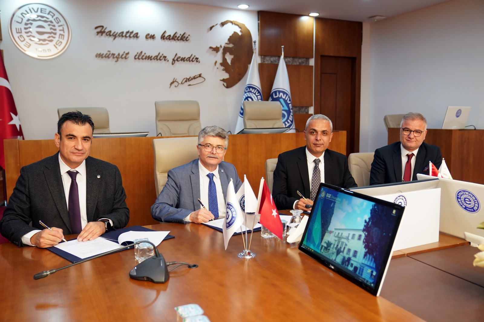 Ege Üniversitesi Meslek Yüksekokulu ve İzmir Doğalgaz Arasında “Sanayi İş Birliği Protokolü” imzalandı