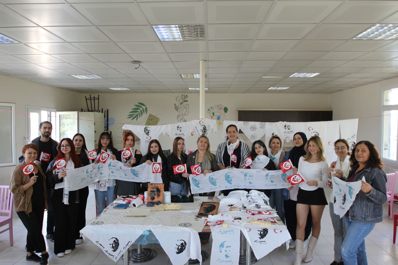 EÜ’de “Atatürk Temalı Tahta Kalıp Baskı Sanatı” atölye çalışması yapıldı