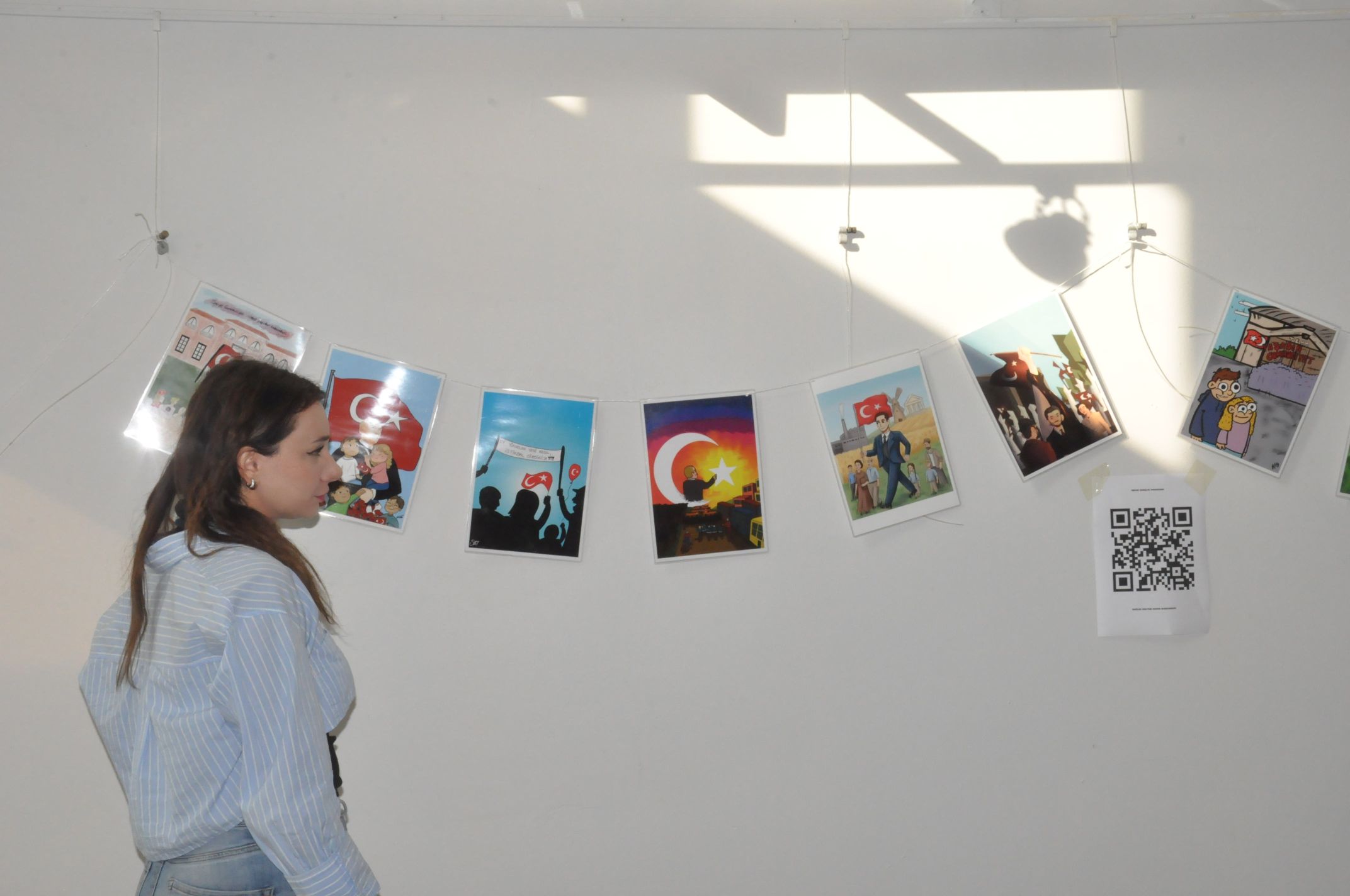 EÜ’de öğrencilerin kaleminden Cumhuriyet ve Atatürk karikatürleri sergilendi