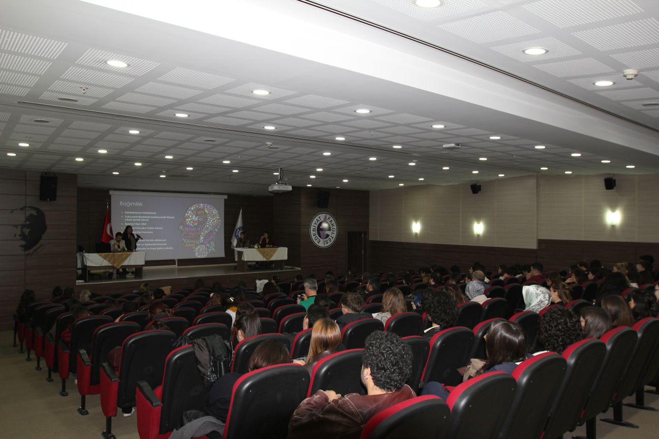 EÜ’de bağımlılık Sosyoloji bölümünün düzenlediği panel ile her yönüyle ele alındı