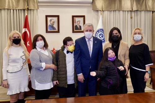 Rektör Budak, Down Sendromlu çocukları makamında ağırladı