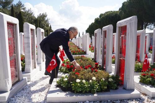 ++EGE- Prof.Dr.Necdet Budak Çanakkale Şehitliği Ziyaret (11)